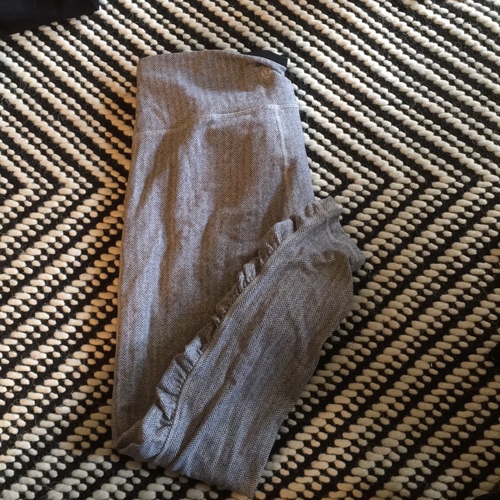 Fleece lined wunderunders black and white chevron